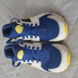 Boys Nike Huarache Sneakers